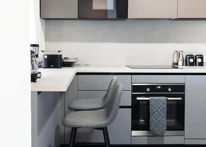 Location-2br Seafront & Steps From Ferry By Arco Collection Apartament *