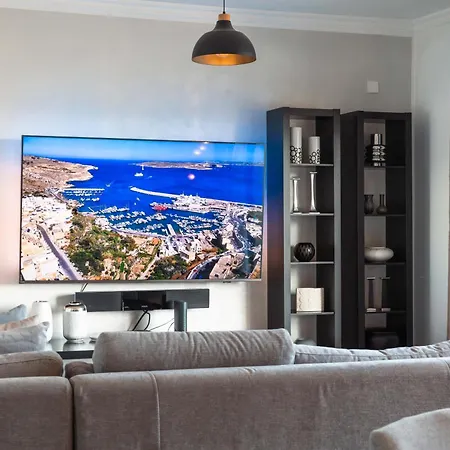 Location-2br Seafront & Steps From Ferry By Arco Collection * Sliema