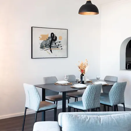 Location-2br Seafront & Steps From Ferry By Arco Collection