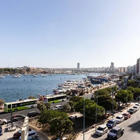 Location-2br Seafront & Steps From Ferry By Arco Collection 아파트