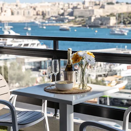 Location-2br Seafront & Steps From Ferry By Arco Collection * Sliema