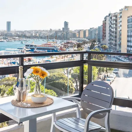 Location-2br Seafront & Steps From Ferry By Arco Collection Lägenhet Sliema