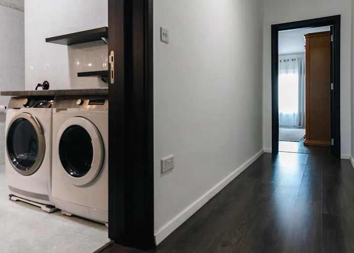 Apartment Location-2br Seafront & Steps From Ferry By Arco Collection *