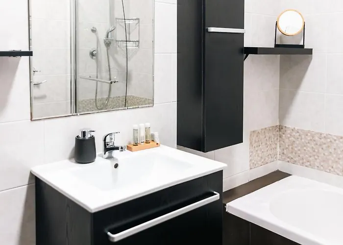 Location-2br Seafront & Steps From Ferry By Arco Collection Sliema