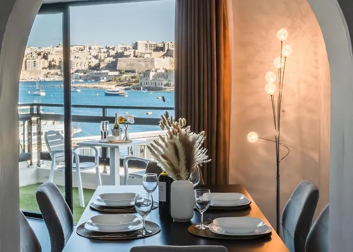 Apartment Location-2br Seafront & Steps From Ferry By Arco Collection