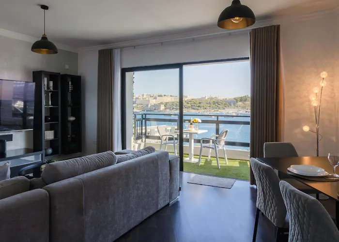 Location-2br Seafront & Steps From Ferry By Arco Collection *