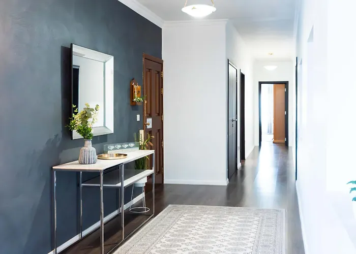 Apartment Location-2br Seafront & Steps From Ferry By Arco Collection *