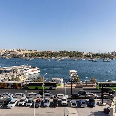 Apartment Location-2br Seafront & Steps From Ferry By Arco Collection