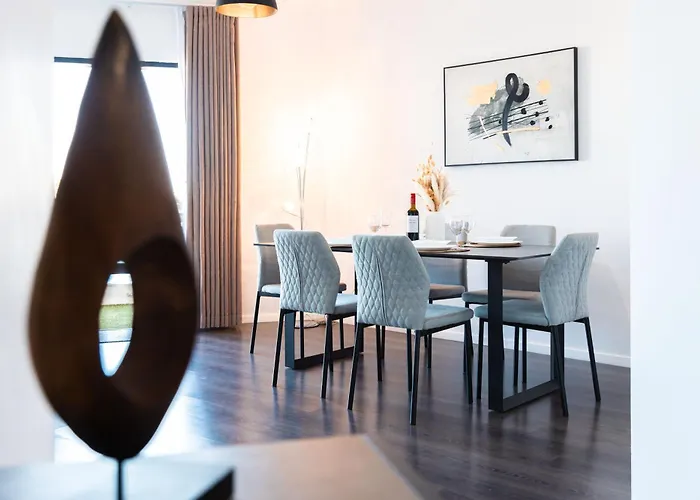 Location-2br Seafront & Steps From Ferry By Arco Collection דירה סליאמה