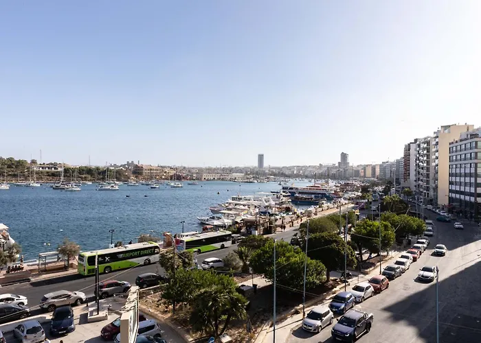 Location-2br Seafront & Steps From Ferry By Arco Collection דירה