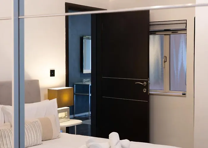 Location-2br Seafront & Steps From Ferry By Arco Collection דירה סליאמה